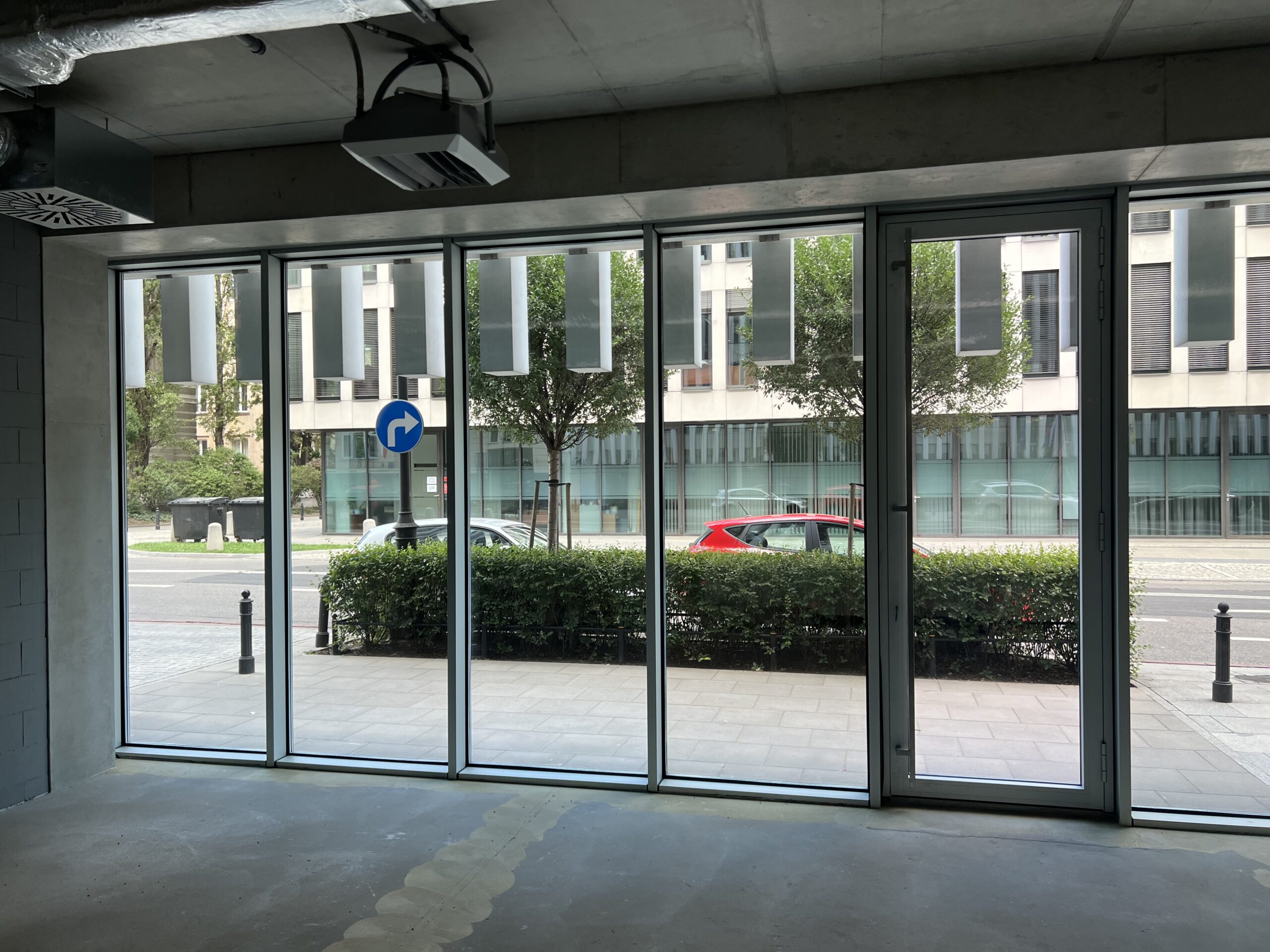 Folia bezpieczna HACCP na okna i szyby